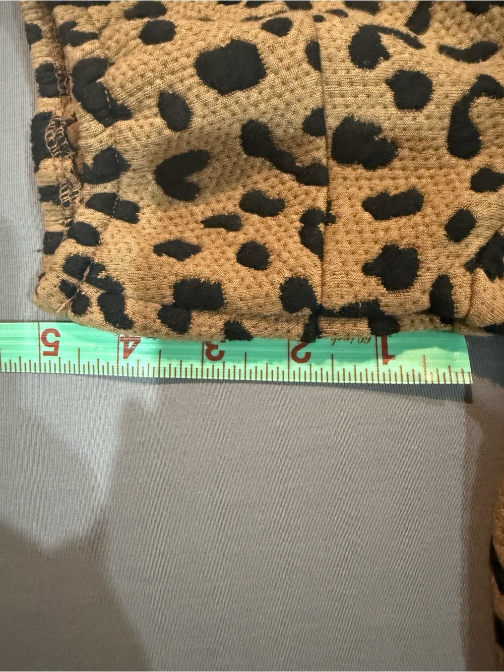 Hailey & Co Leopard Blouse - Picture 4 of 4